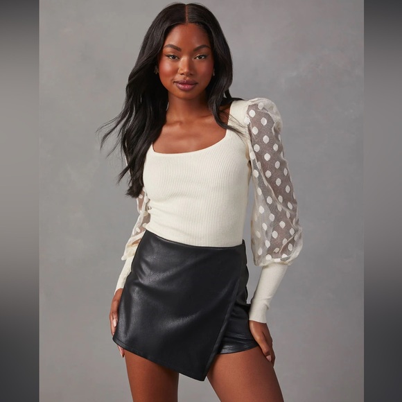 NWOT VICI Ivory long sleeve sheer polka dot shirt - Picture 3 of 5